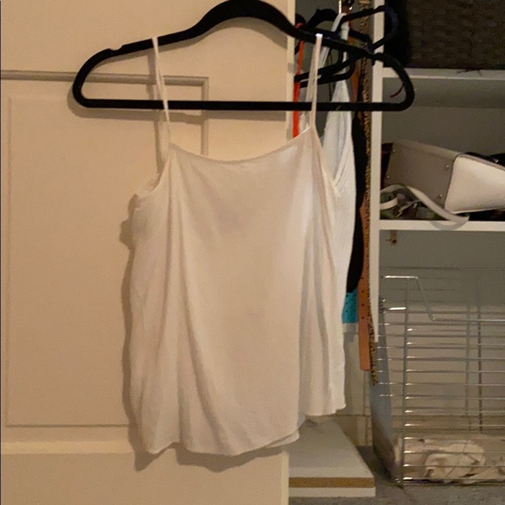 White flow like tank